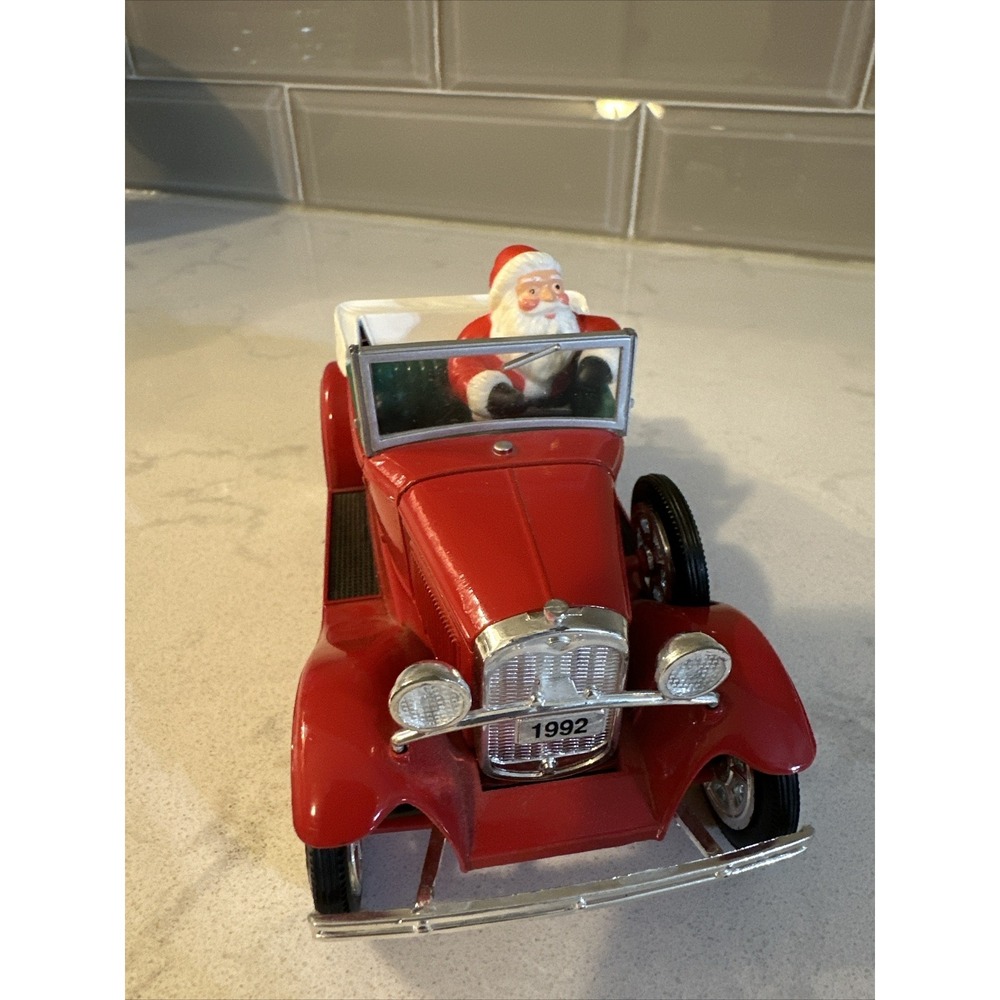 THE EASTWOOD COMPANY 1928 FORD MODEL A SANTA'S ROADSTER 1/25 SCALE FOR CHRISTMAS - Picture 2 of 10